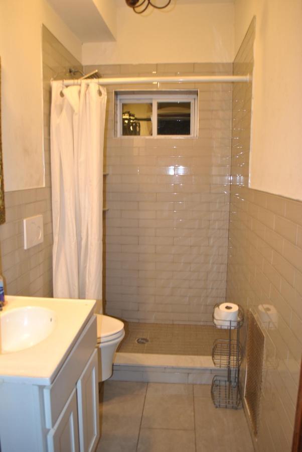 Ewr Airport Multilevel Guest House Room With 2-3 Beds Newark Eksteriør bilde
