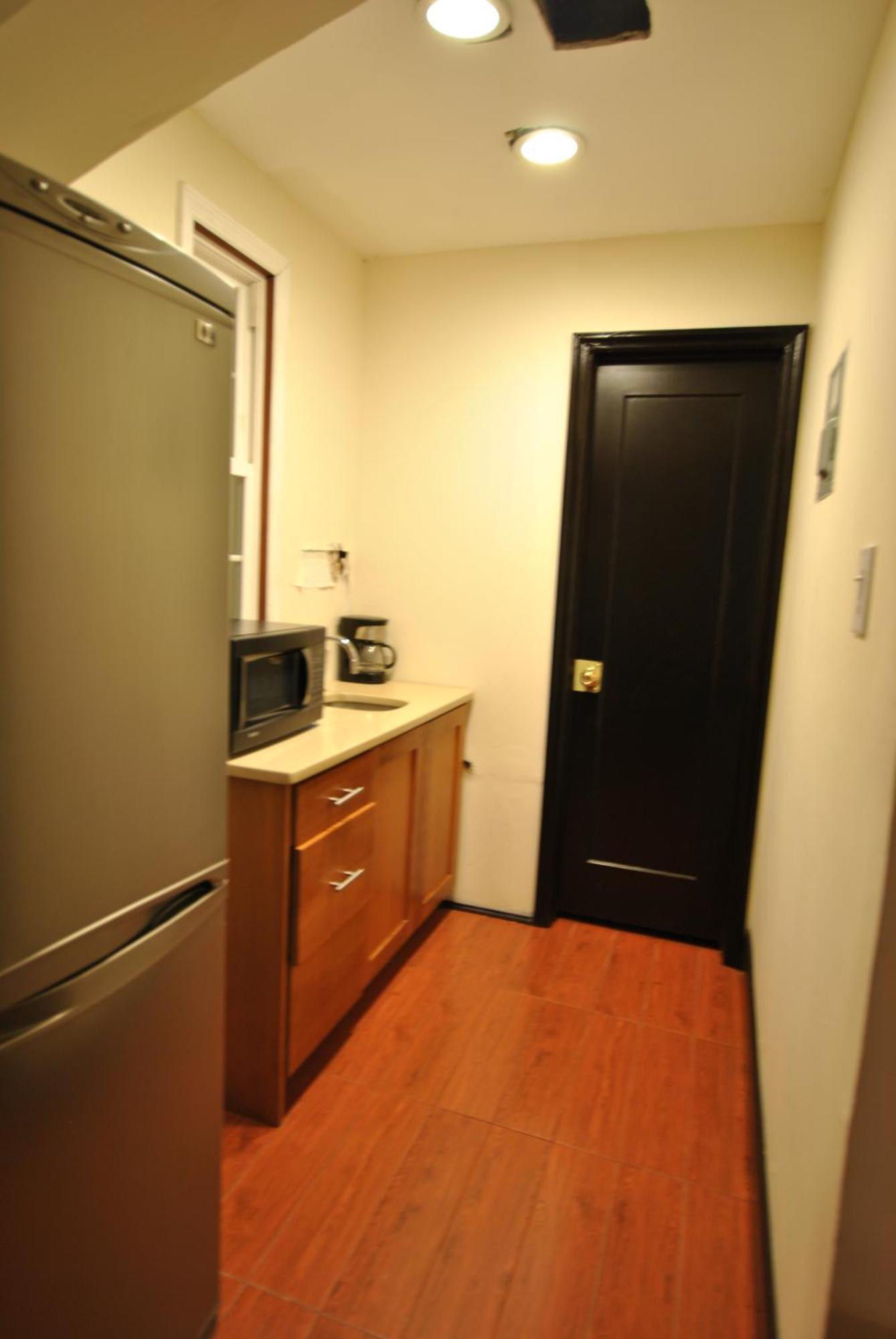 Ewr Airport Multilevel Guest House Room With 2-3 Beds Newark Eksteriør bilde