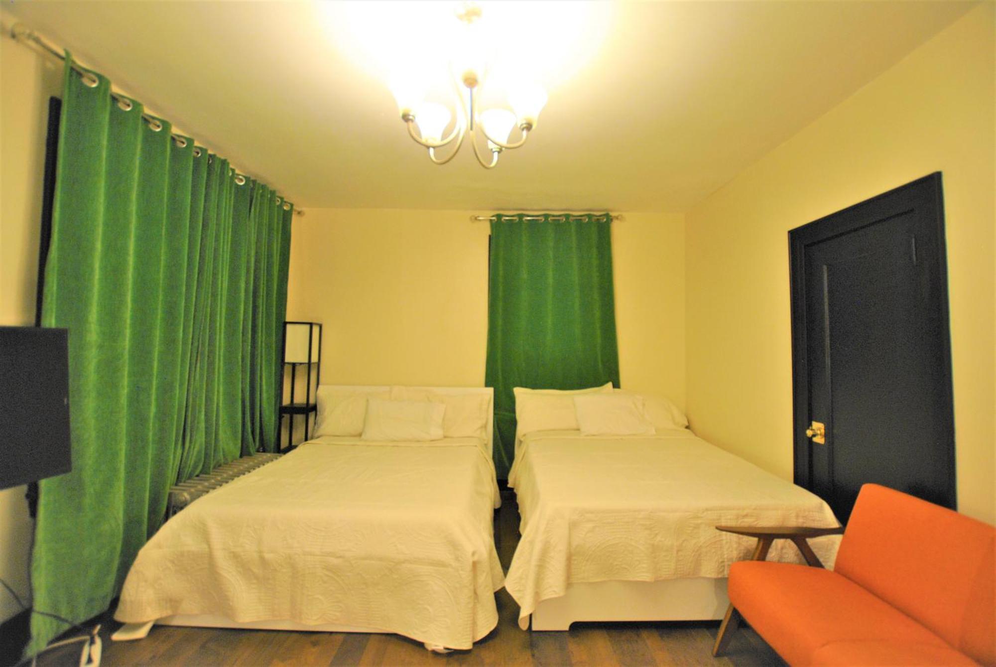 Ewr Airport Multilevel Guest House Room With 2-3 Beds Newark Eksteriør bilde