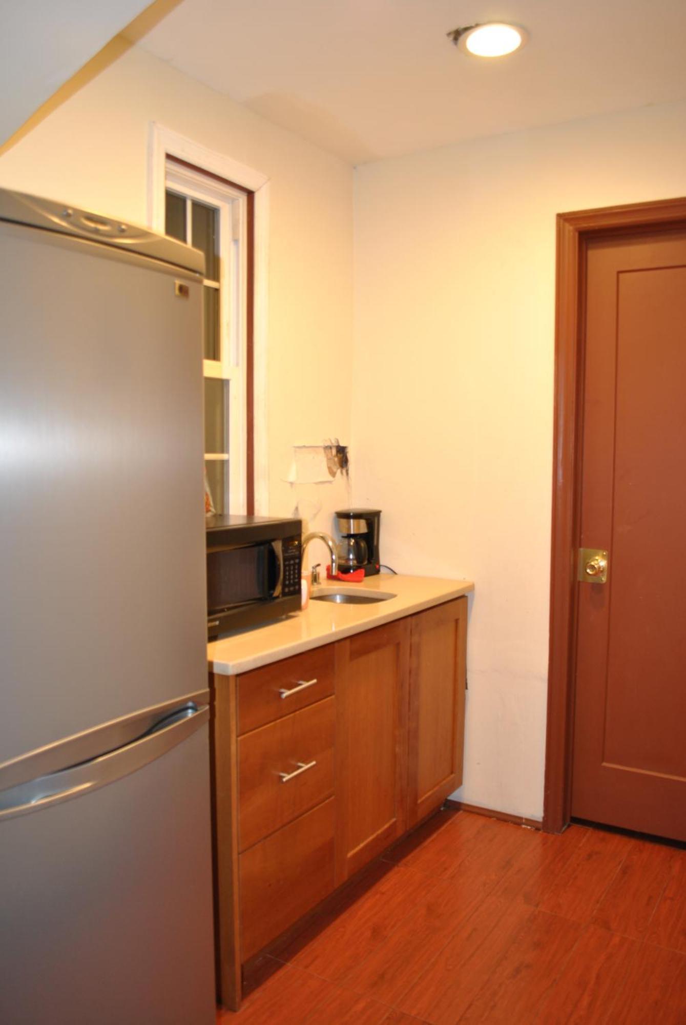 Ewr Airport Multilevel Guest House Room With 2-3 Beds Newark Eksteriør bilde